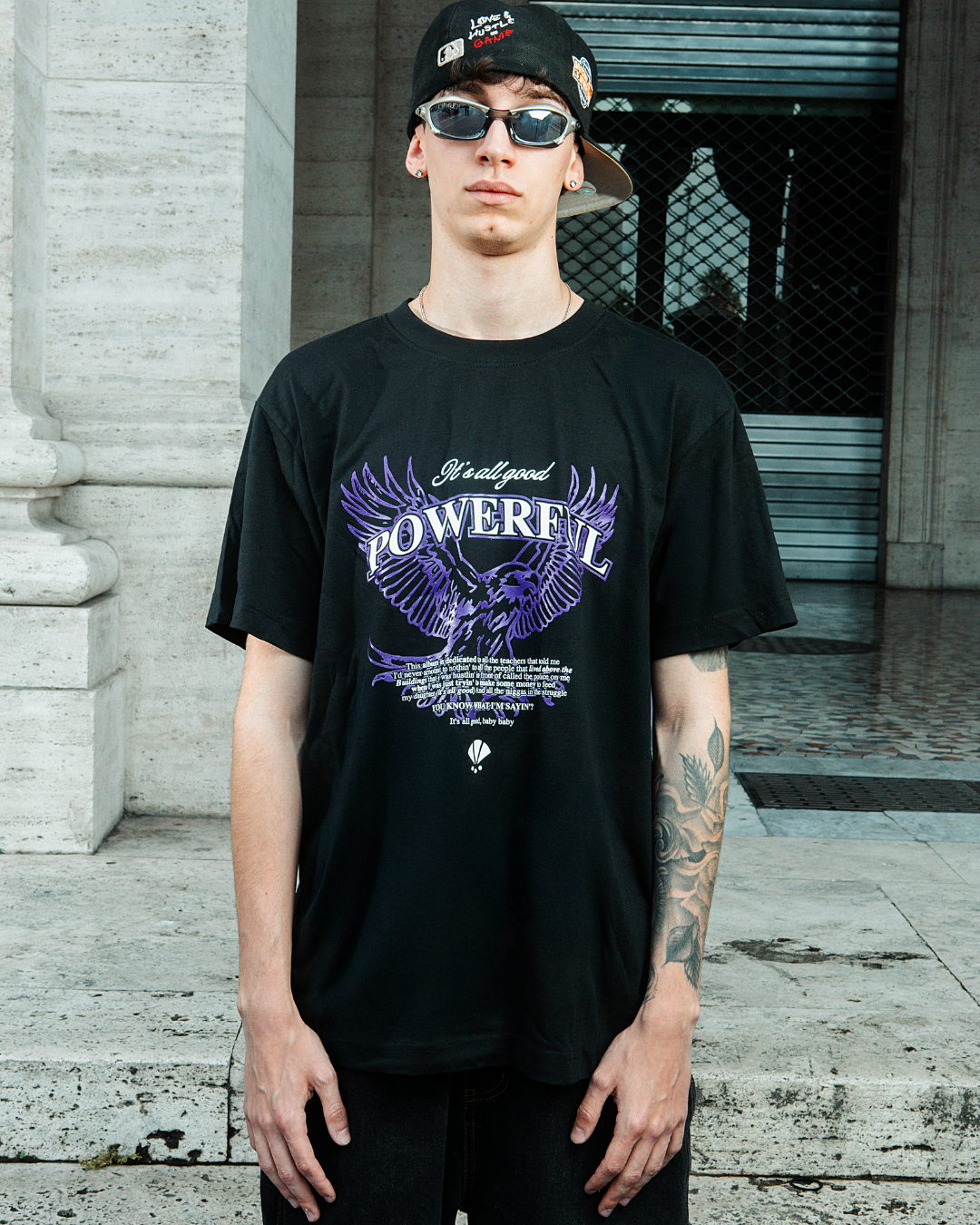 T-shirt Oversize “Powerful” – Nero