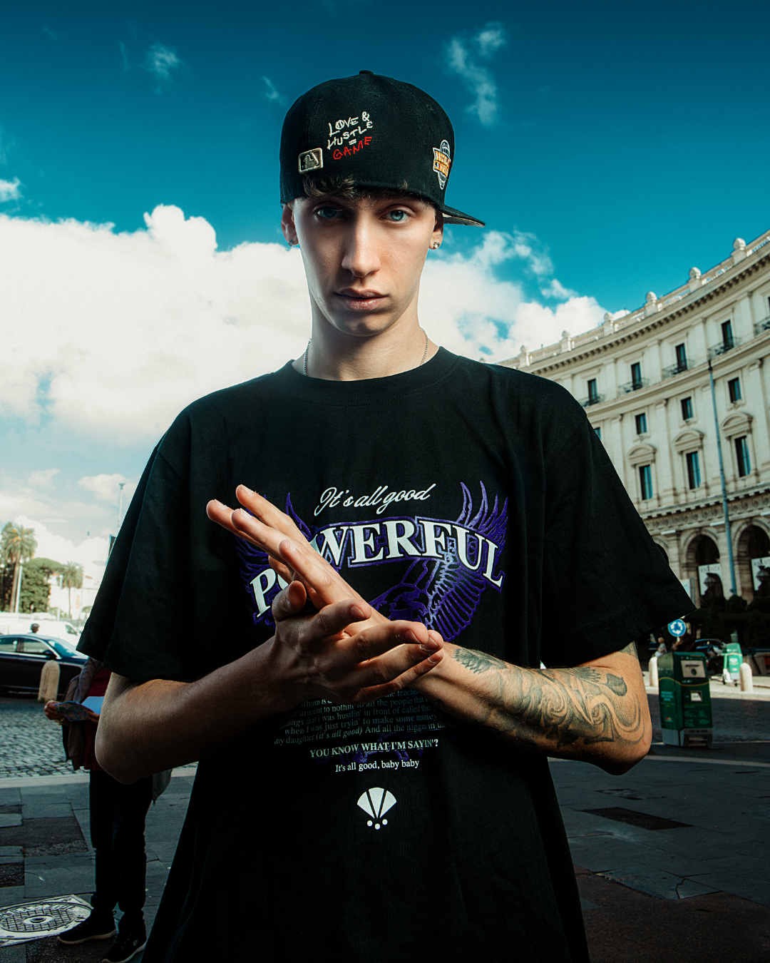 T-shirt Oversize “Powerful” – Nero