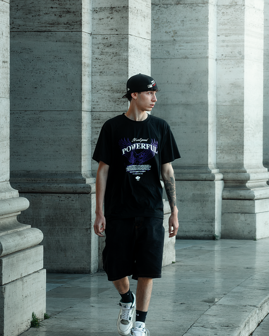 T-shirt Oversize “Powerful” – Nero
